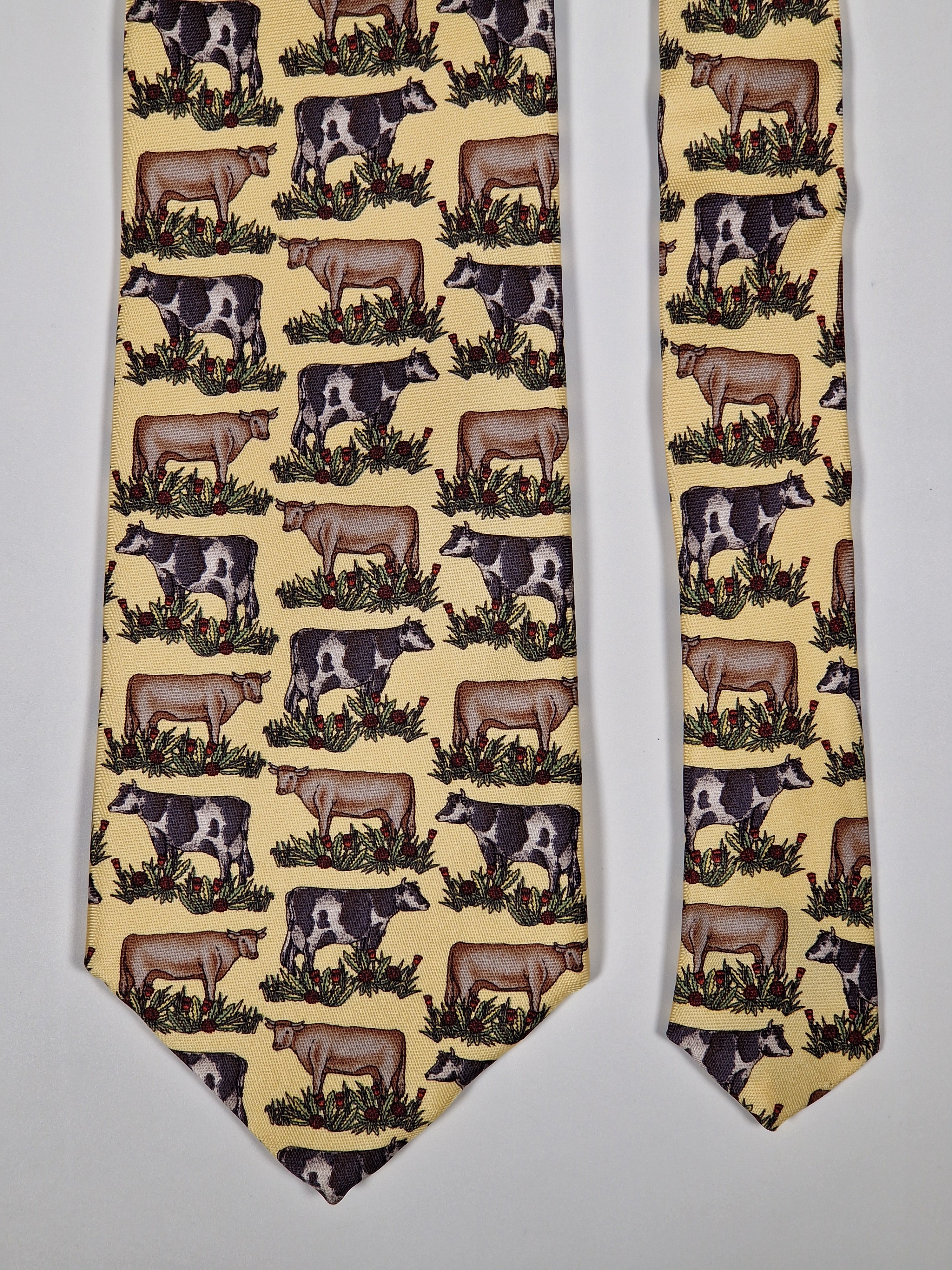 Burberrys Vintage silk tie cows