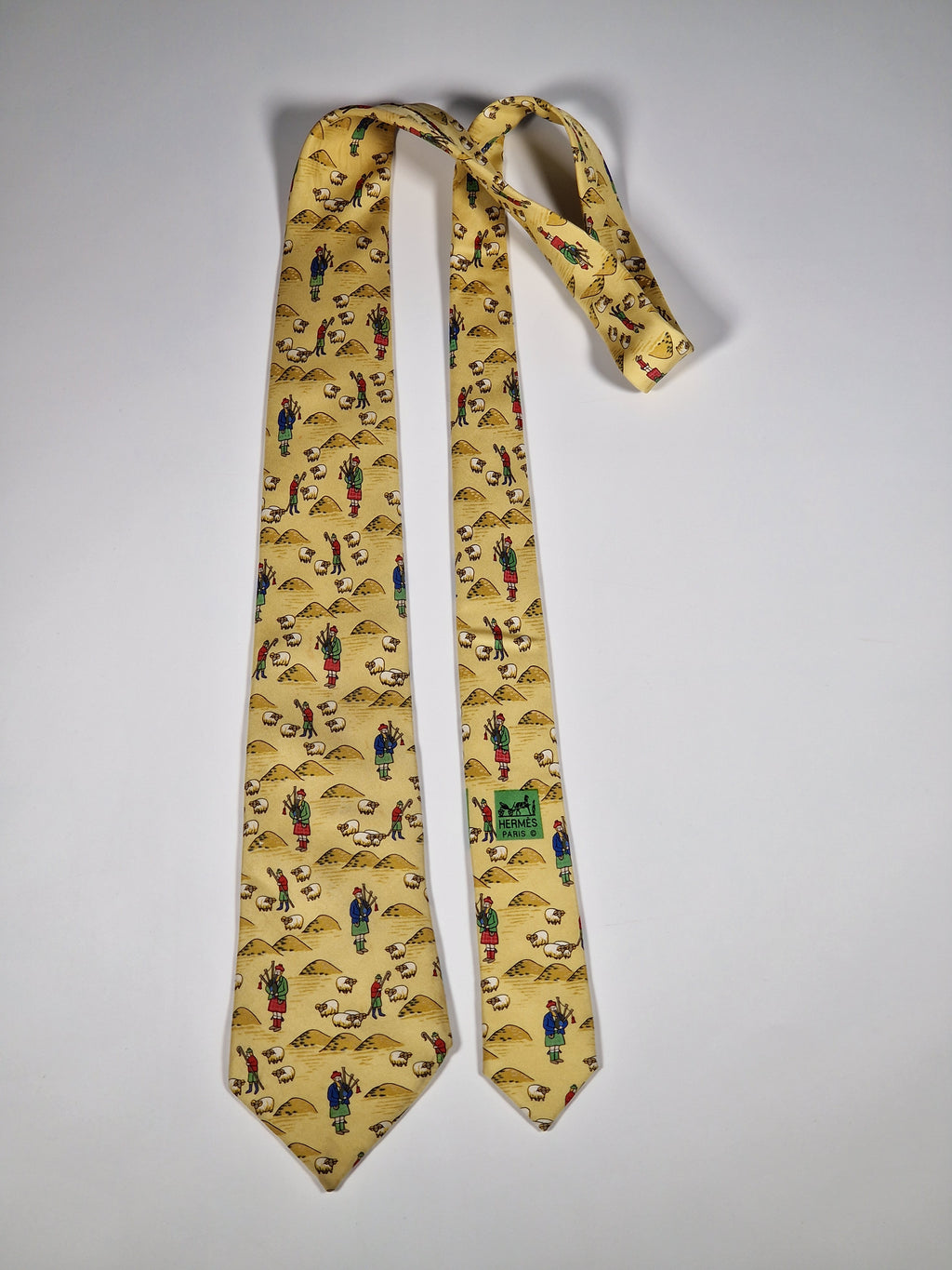Hermès silk tie yellow scottish and sheep whimsical pattern 7549 SA