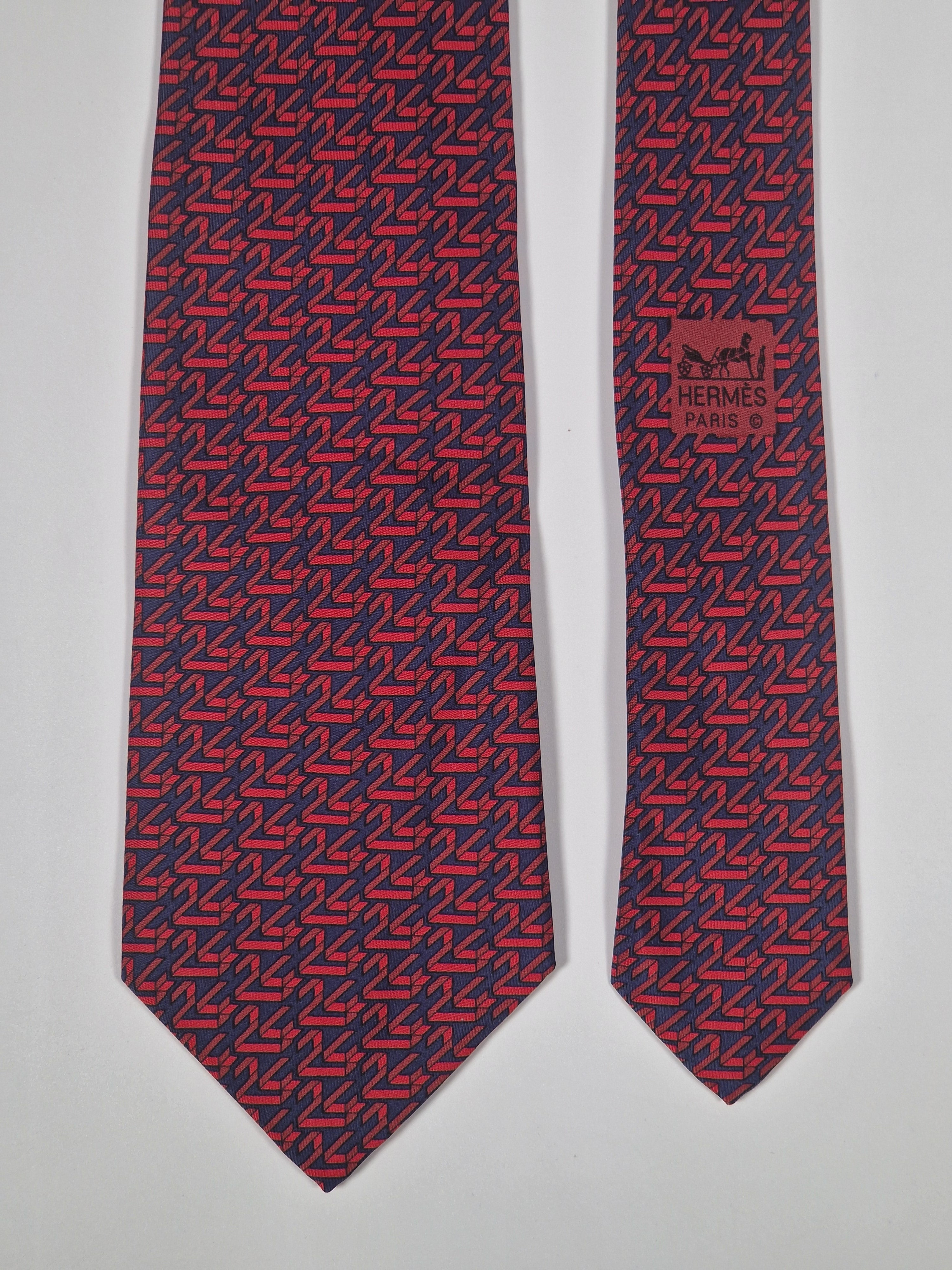 Hermés 7263 MA "Le Mans" Tie blue and red