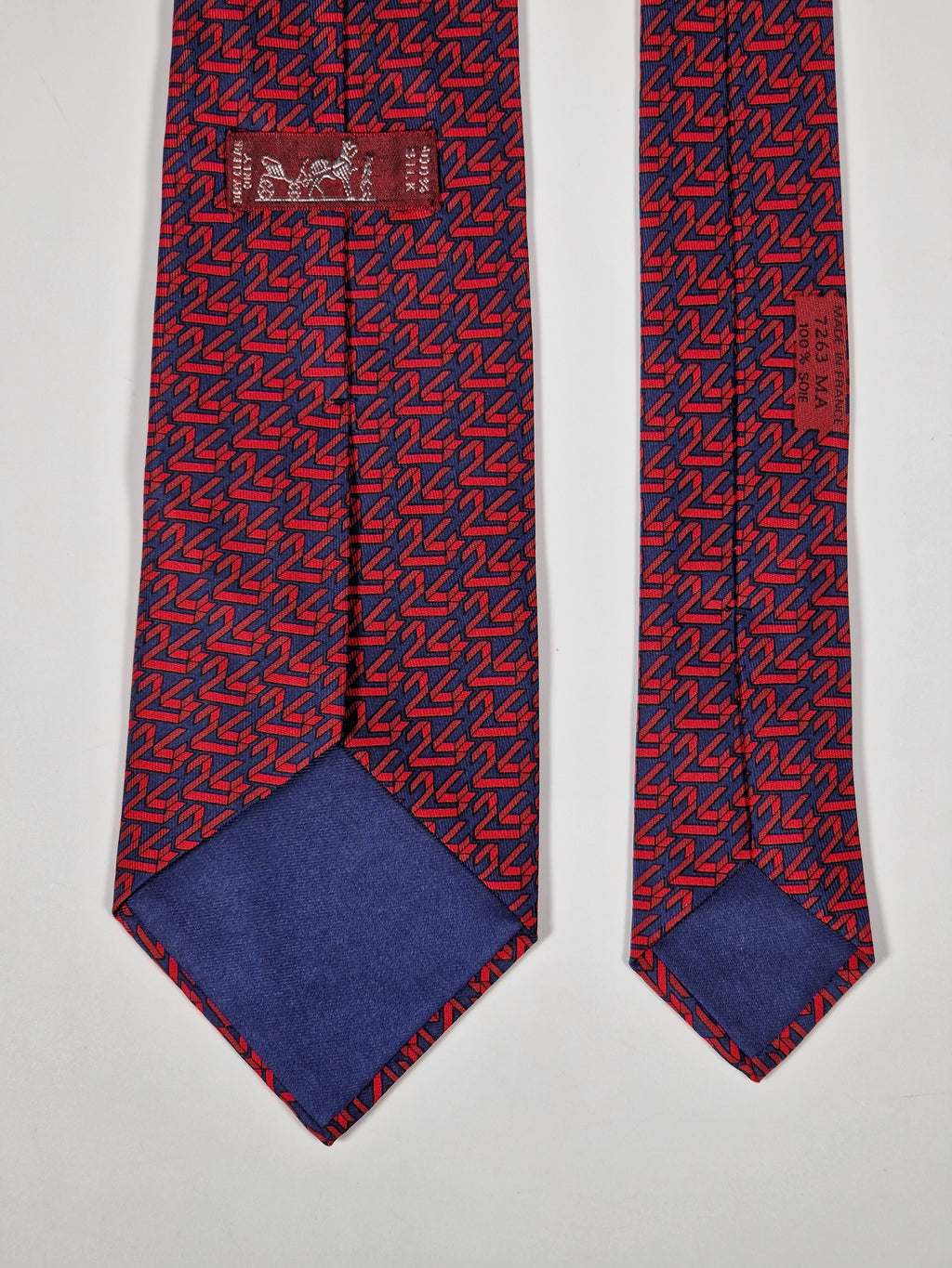 Hermés 7263 MA "Le Mans" Tie blue and red