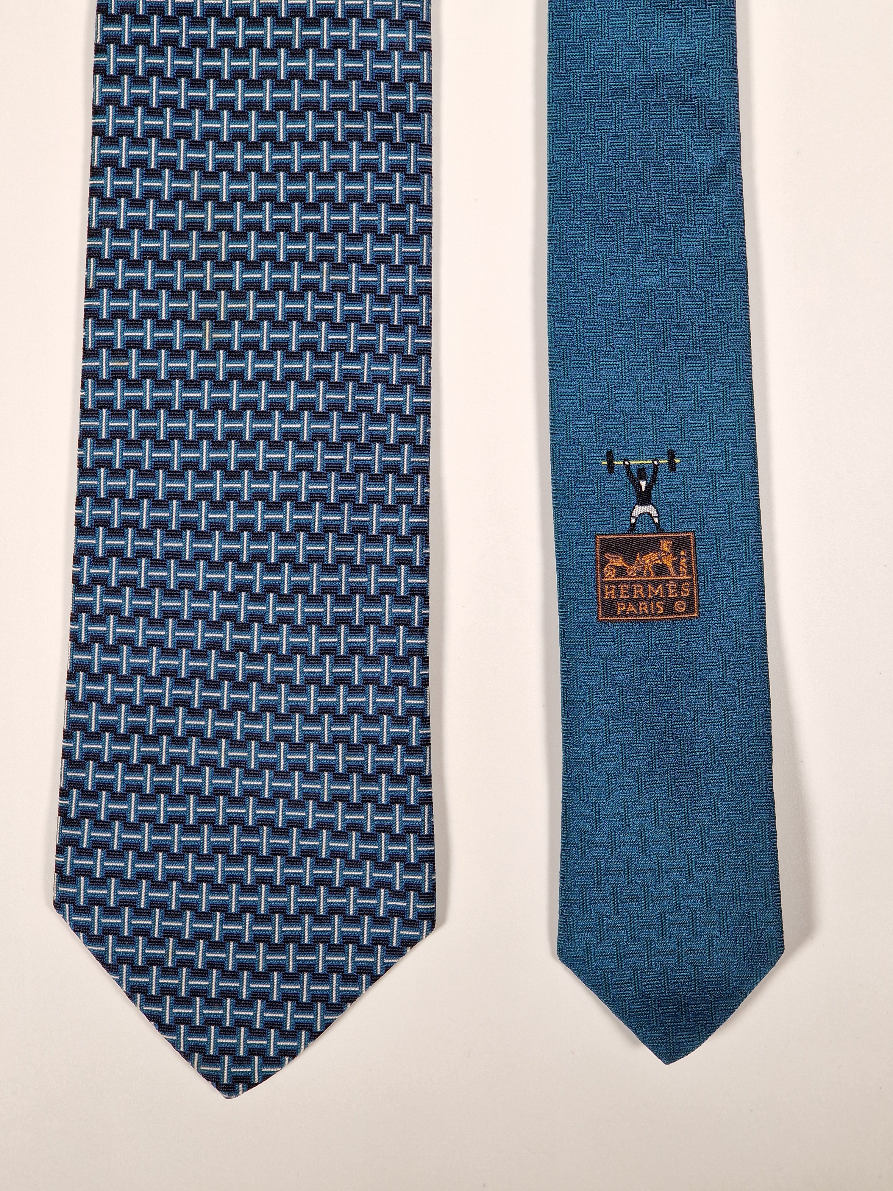 Hermès silk tie blue weight lifter and H pattern 429083 T