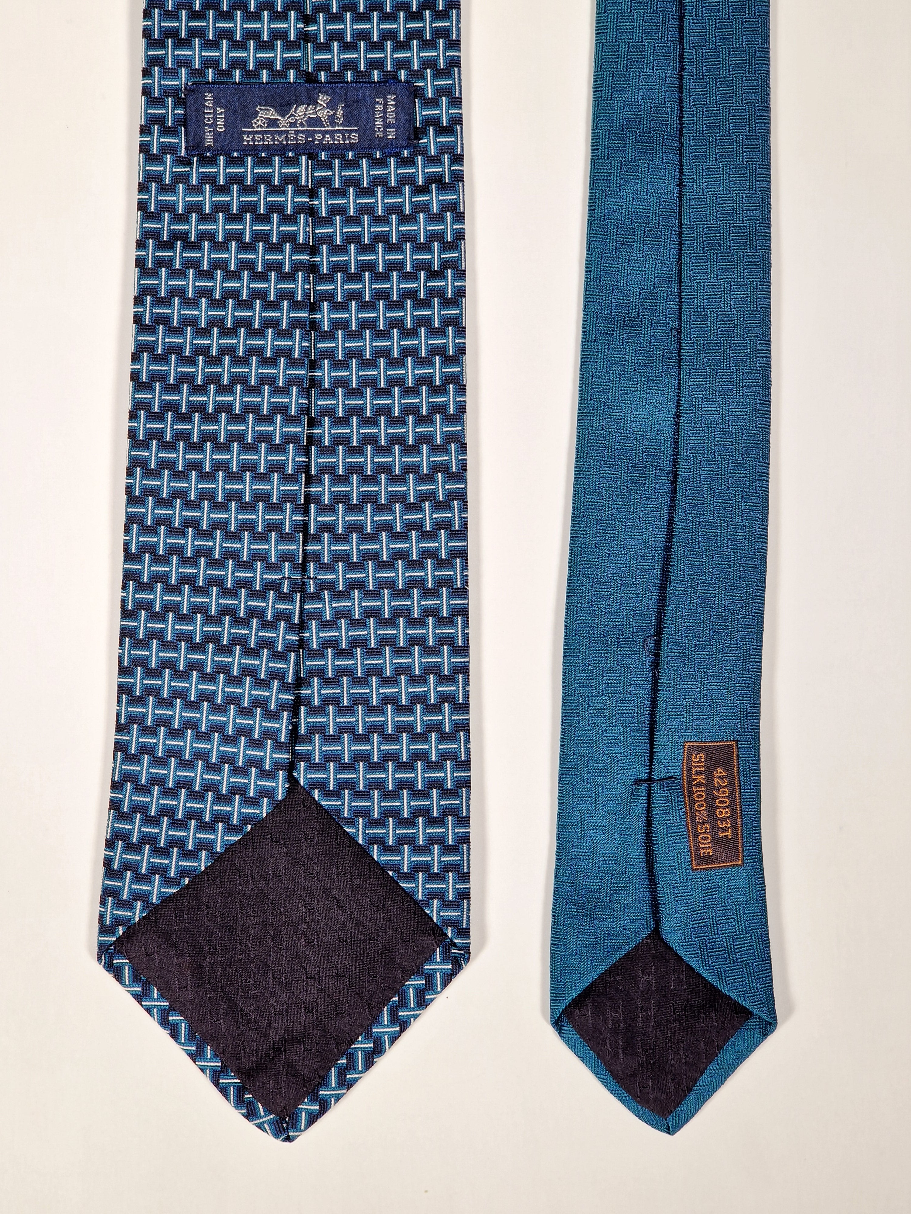 Hermès silk tie blue weight lifter and H pattern 429083 T
