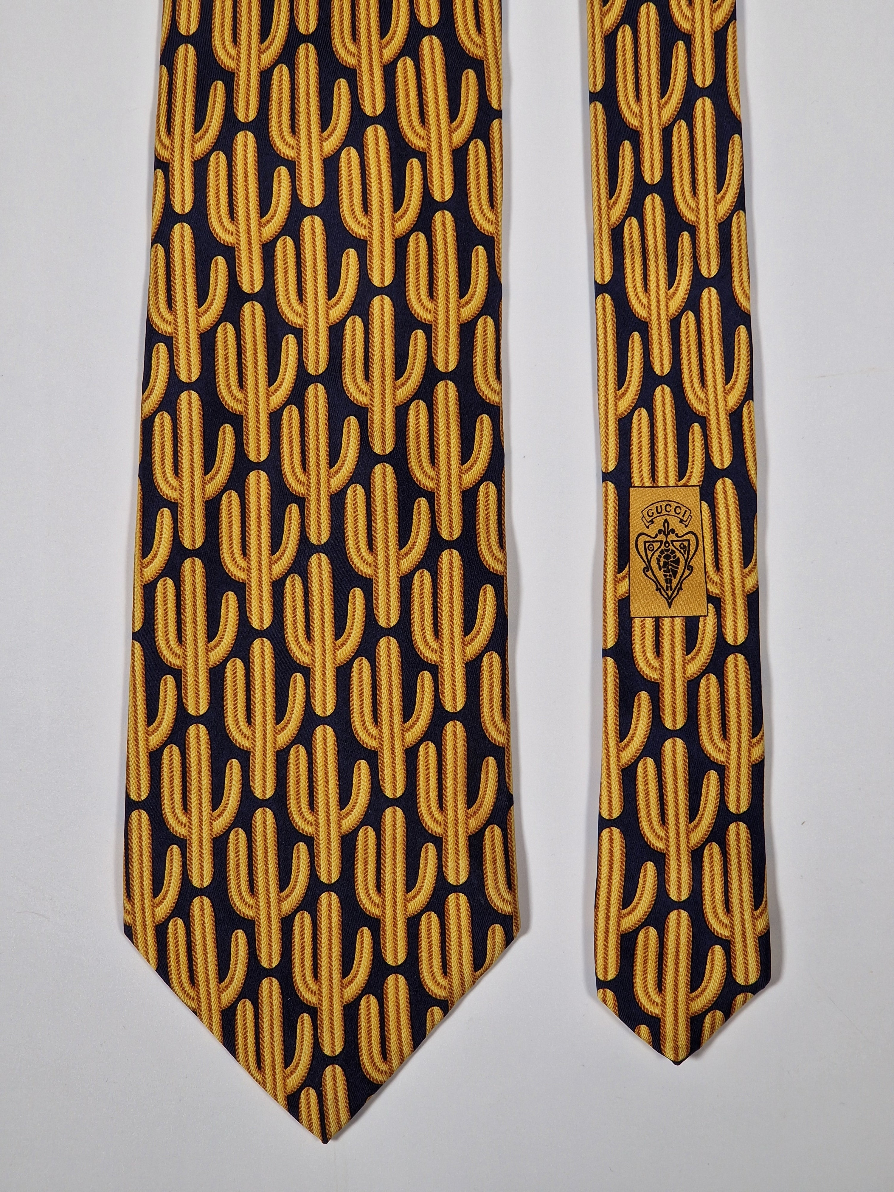 Gucci vintage tie
