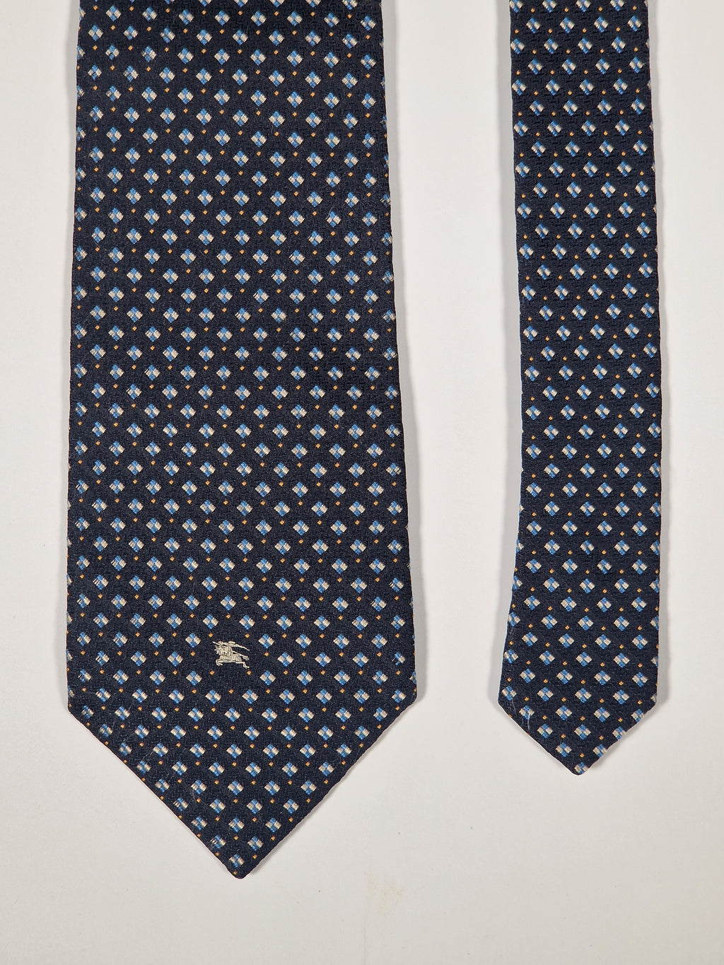 Burberrys silk tie