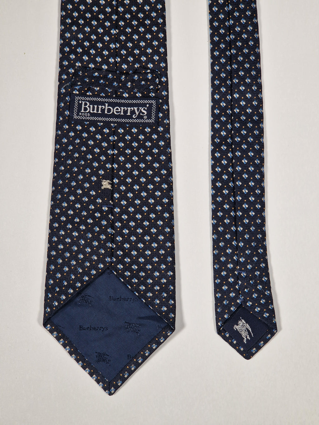 Burberrys silk tie