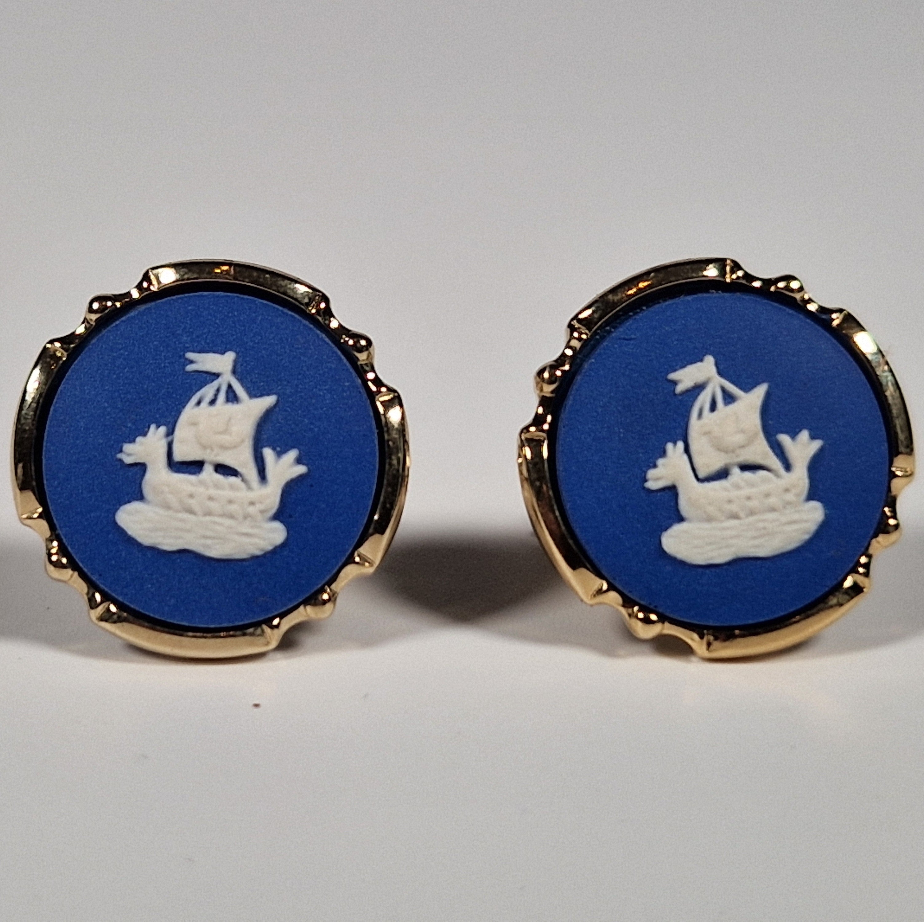 Wedgewood A pair of cufflinks
