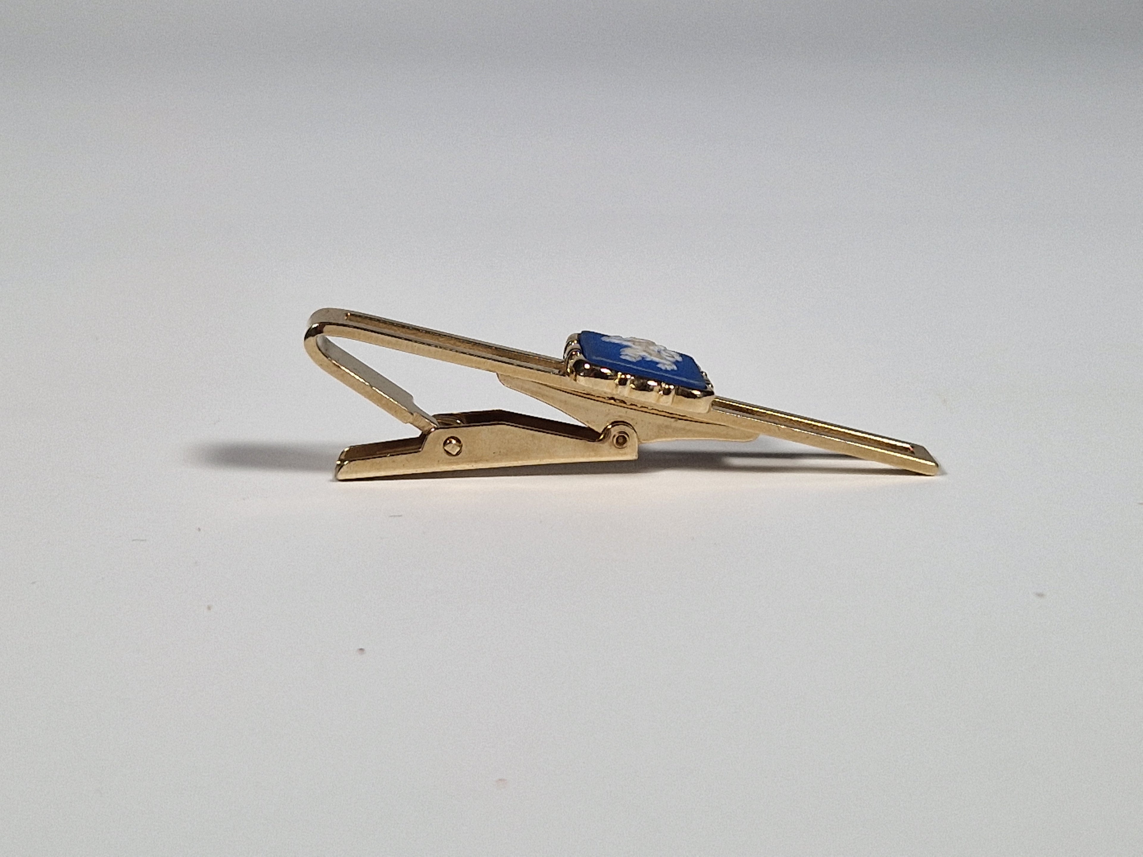 Wedgewood a tie pin