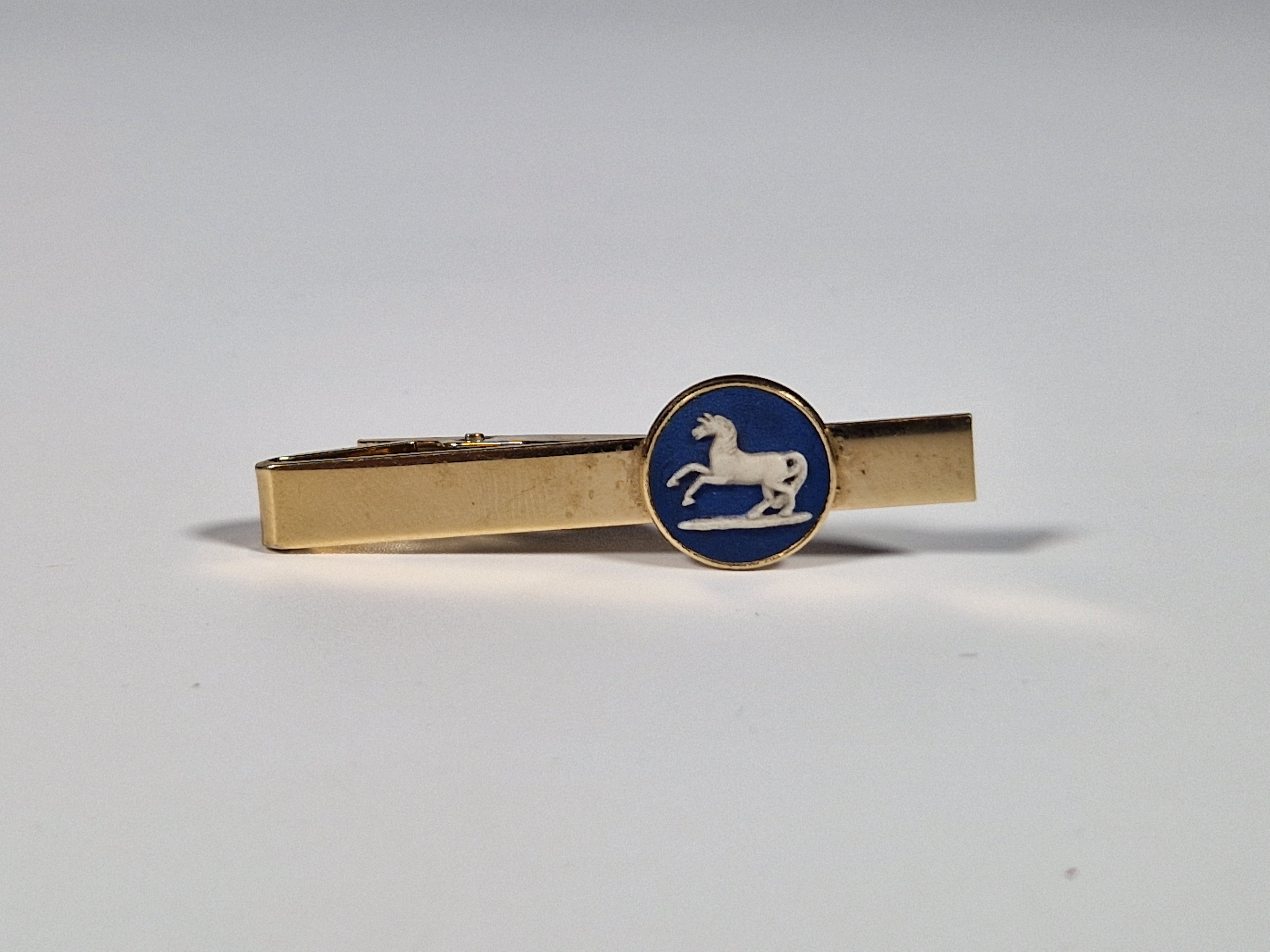Wedgewood a tie pin
