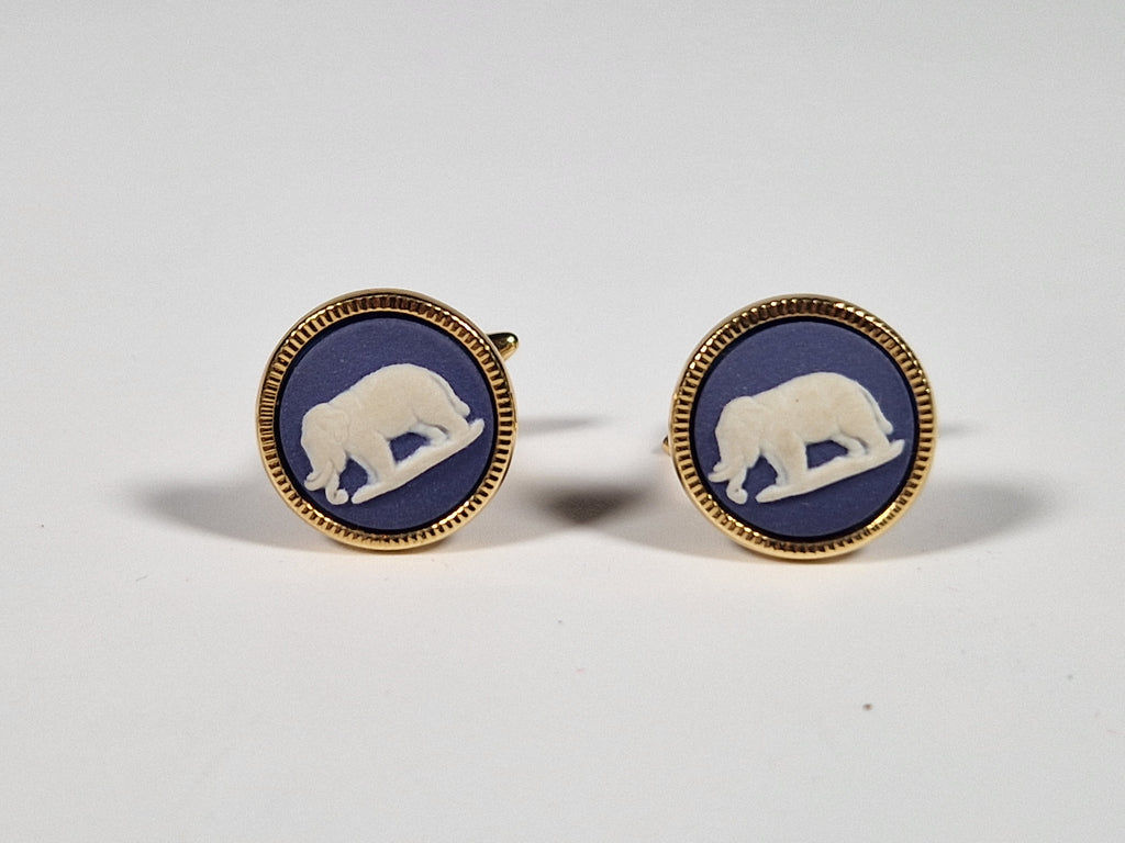 Wedgewood A pair of cufflinks with box