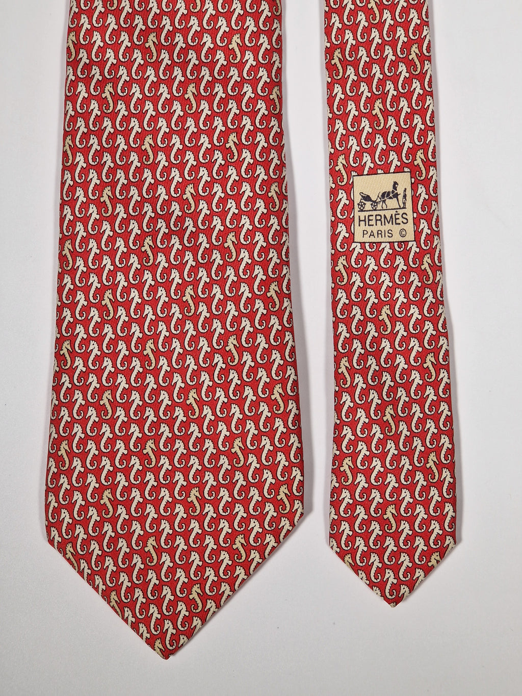 005031 Hermès silk tie red whimsical seahorses pattern 5031 PA