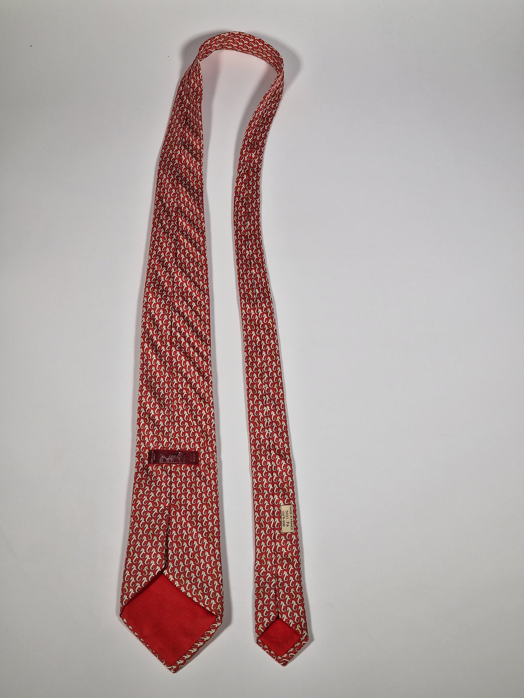 005031 Hermès silk tie red whimsical seahorses pattern 5031 PA