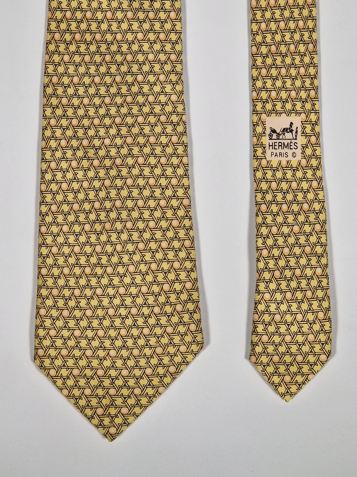 007882 Hermès tie yellow geometrical pattern 7882 MA