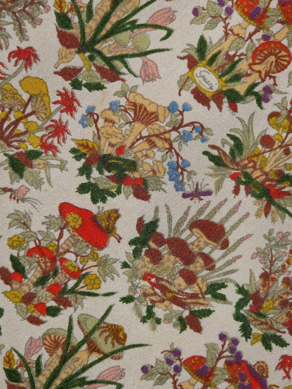 Gucci Vintage tie with rare muschroom pattern