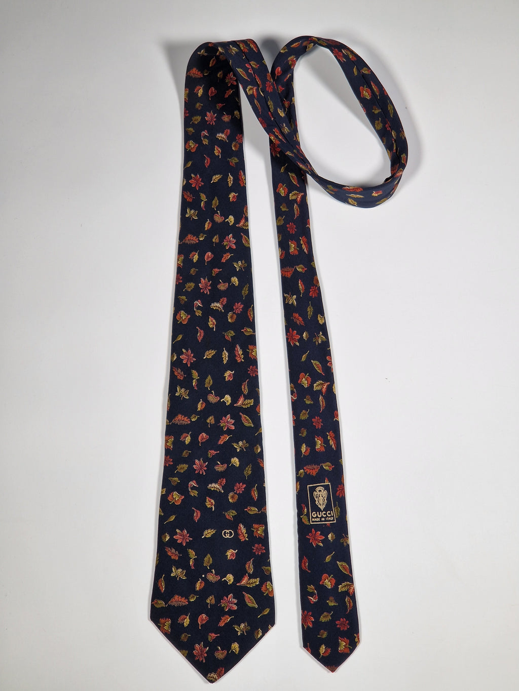 Gucci Vintage tie, autum leavs.