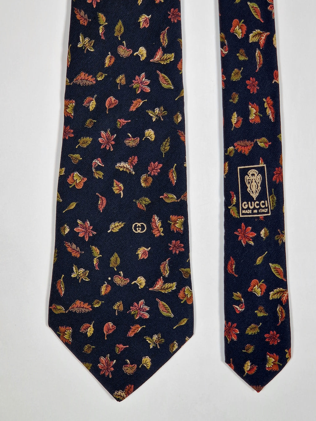 Gucci Vintage tie, autum leavs.
