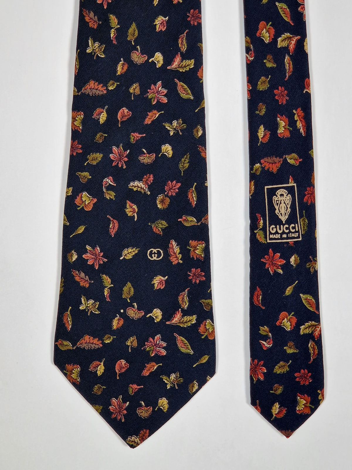 Gucci Vintage tie, autum leavs.