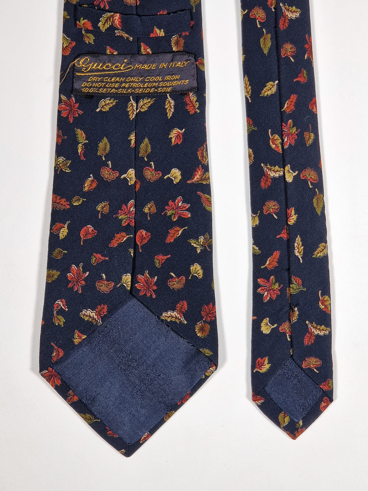 Gucci Vintage tie, autum leavs.