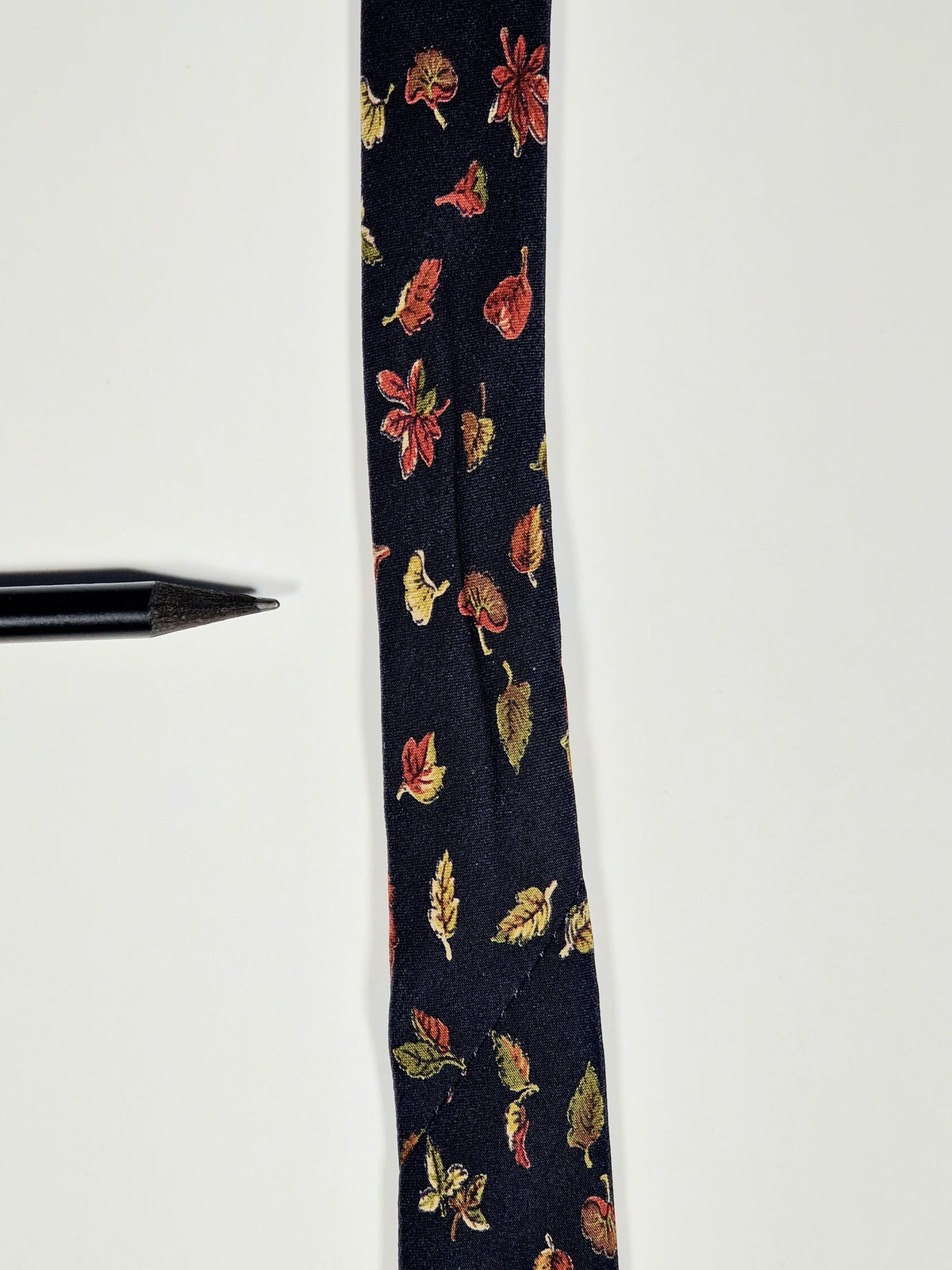 Gucci Vintage tie, autum leavs.