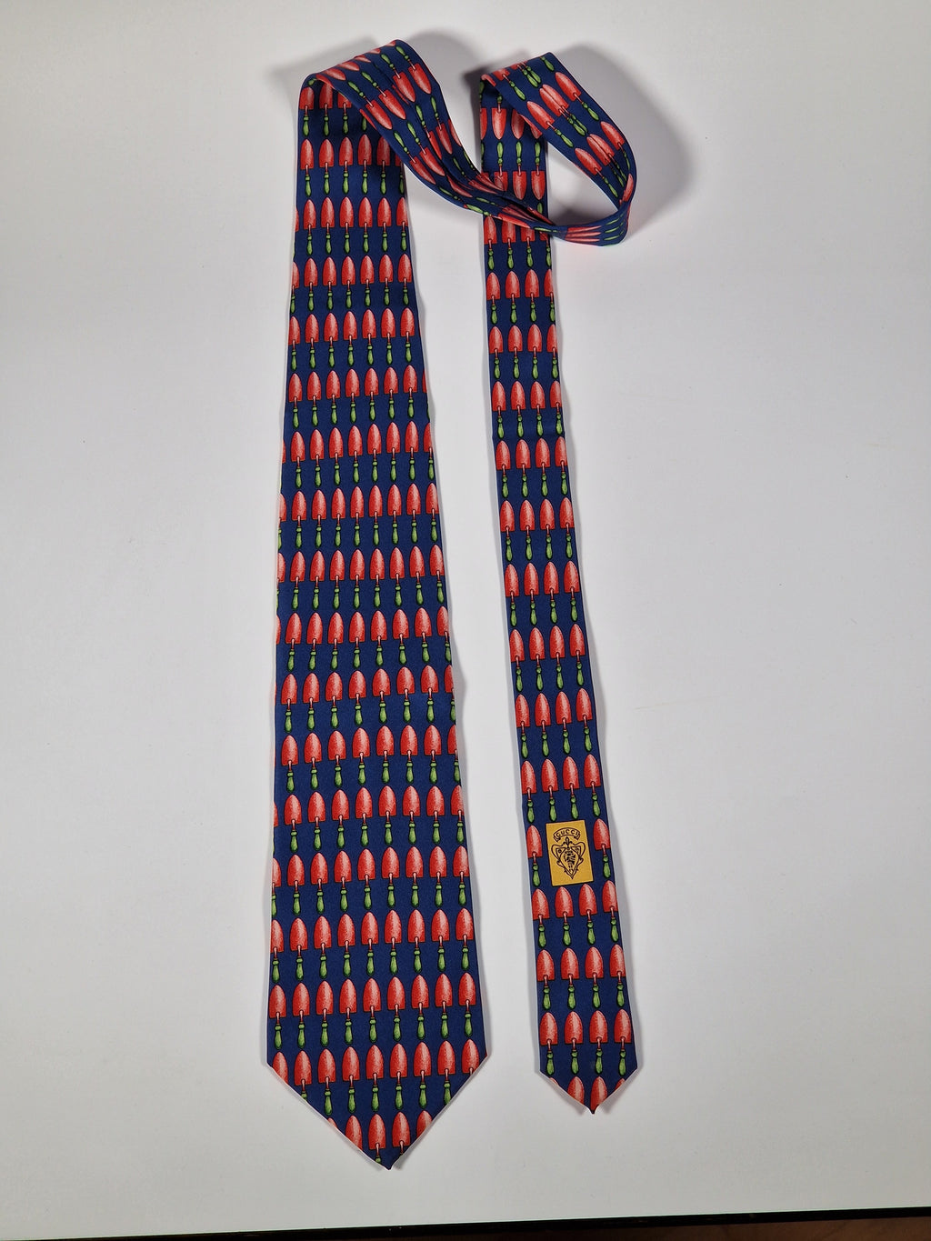 Gucci Vintage silk tie blue pink garden tool spade pattern