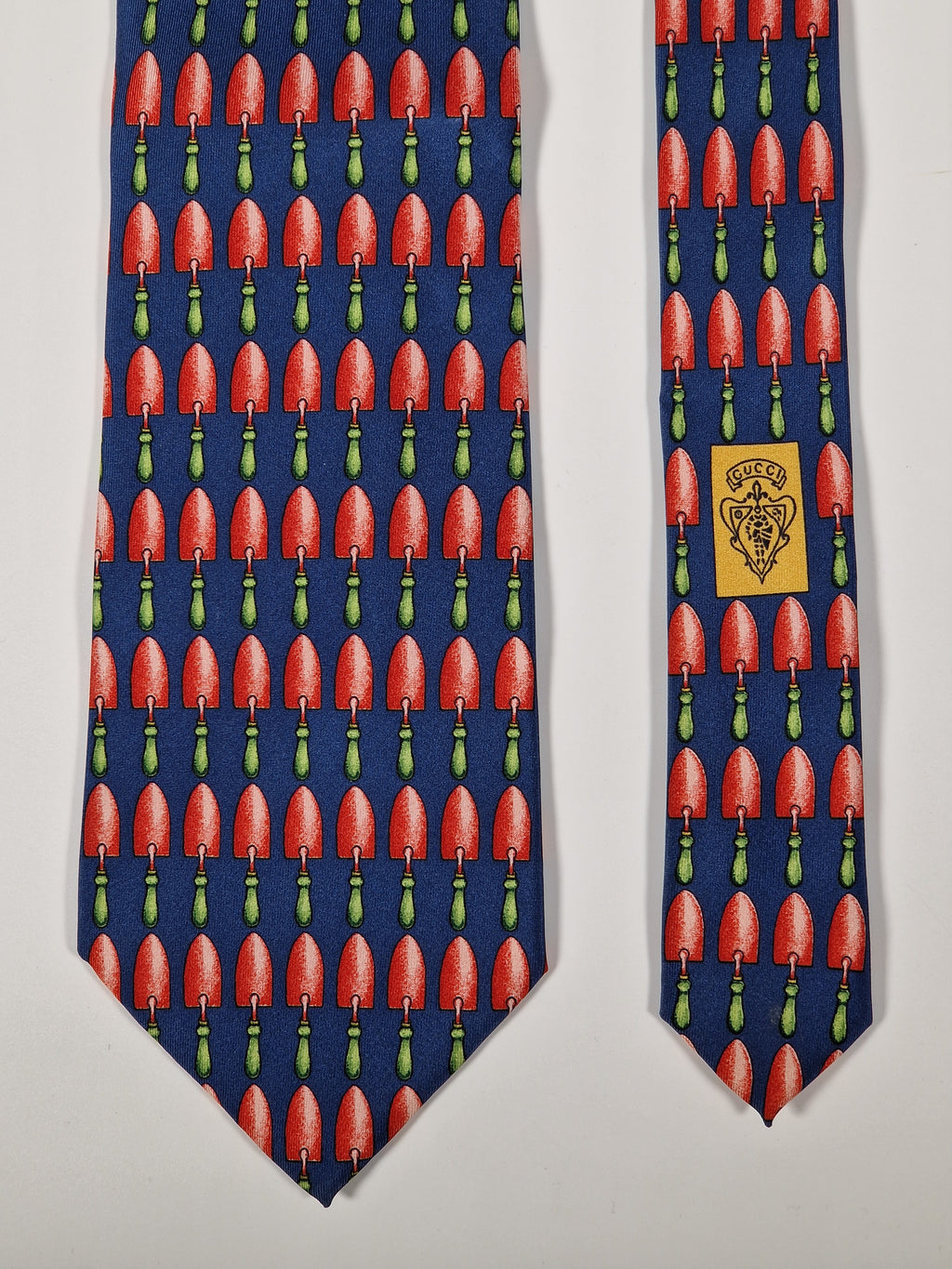 Gucci Vintage silk tie blue pink garden tool spade pattern