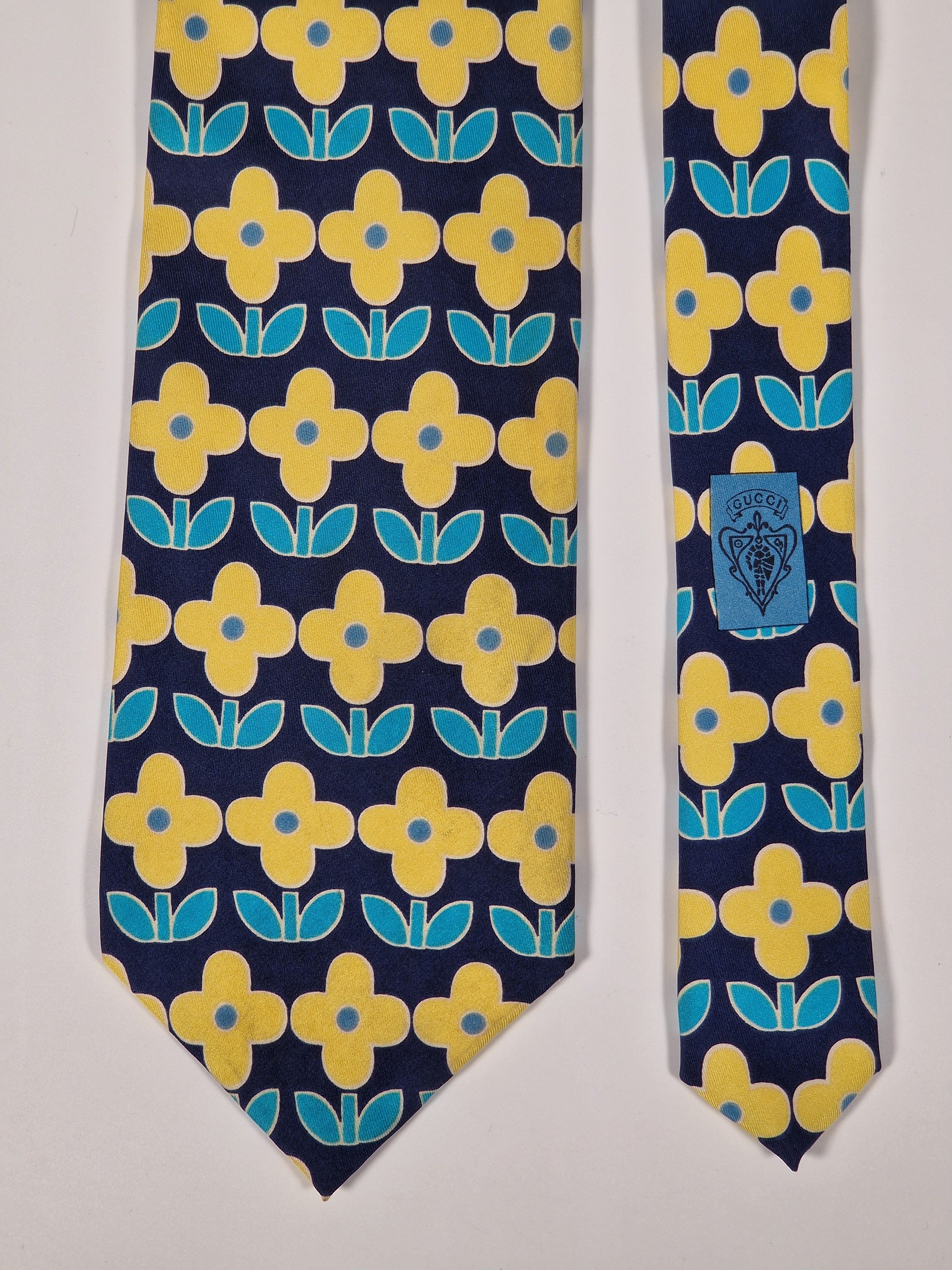 Gucci Vintage silk tie blue yellow flower pattern
