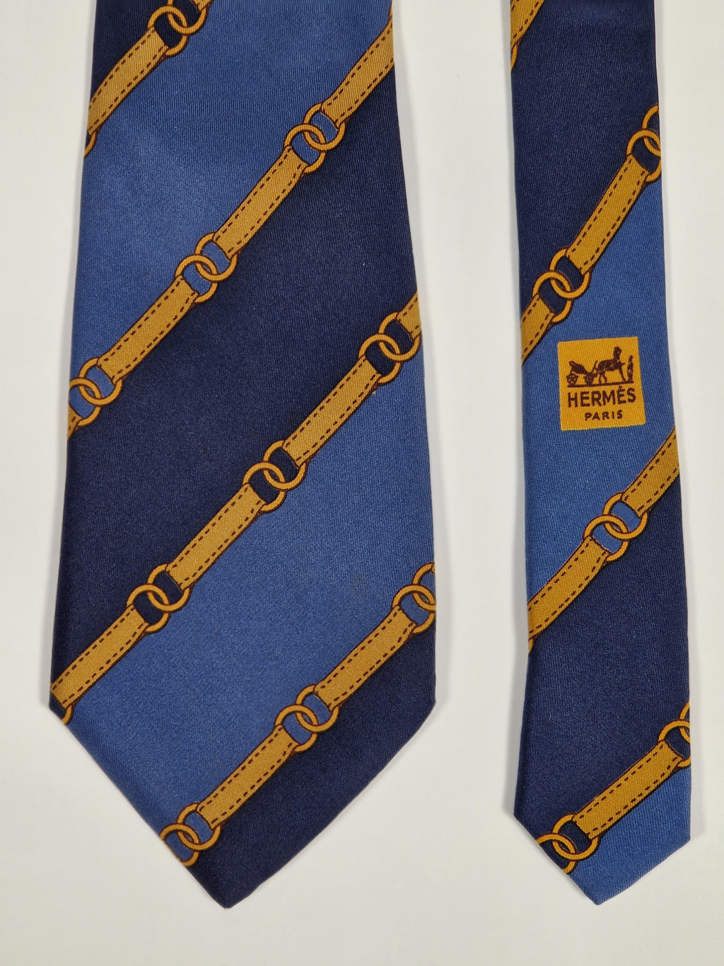 Hermés 152 TA Tie, Hermés wide vintage tie.