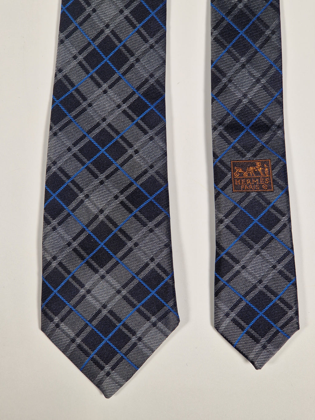 Hermès silk tie blue grey chekerd Hermès 229235 T tie blue