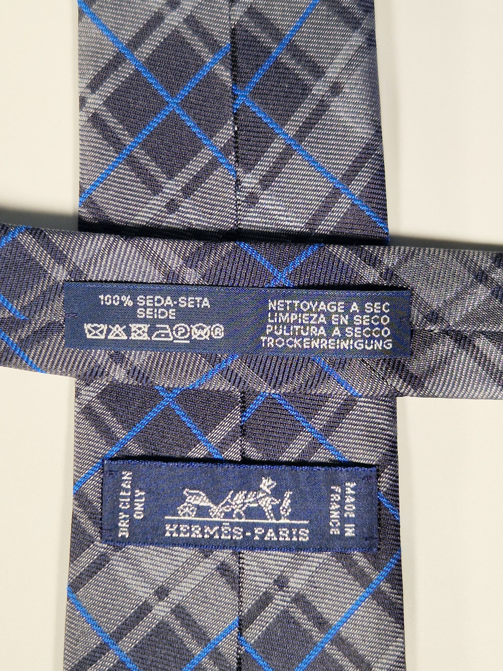 Hermès silk tie blue grey chekerd Hermès 229235 T tie blue