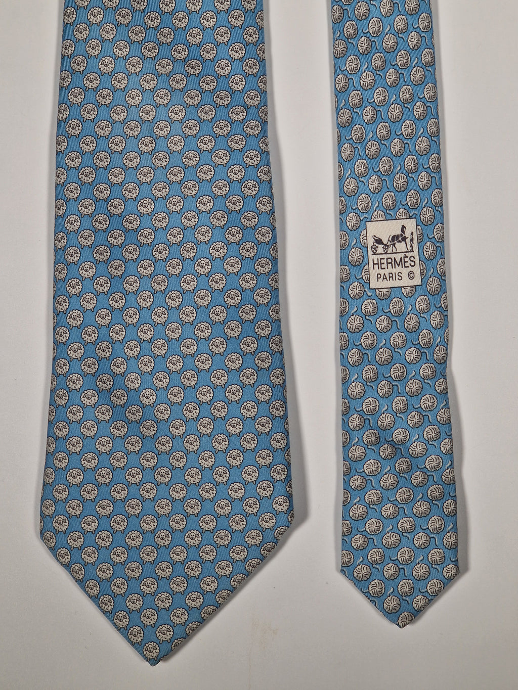 Hermès silk tie blue whimsical sheep and ball of yarn pattern 255630 EA