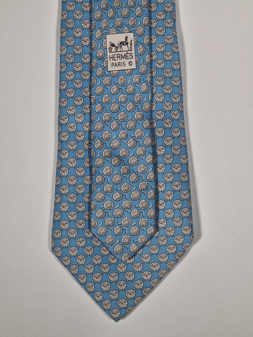 Hermès silk tie blue whimsical sheep and ball of yarn pattern 255630 EA