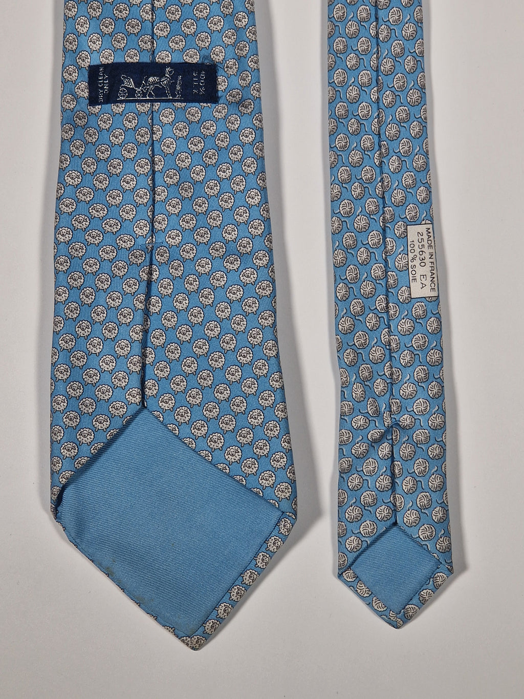 Hermès silk tie blue whimsical sheep and ball of yarn pattern 255630 EA