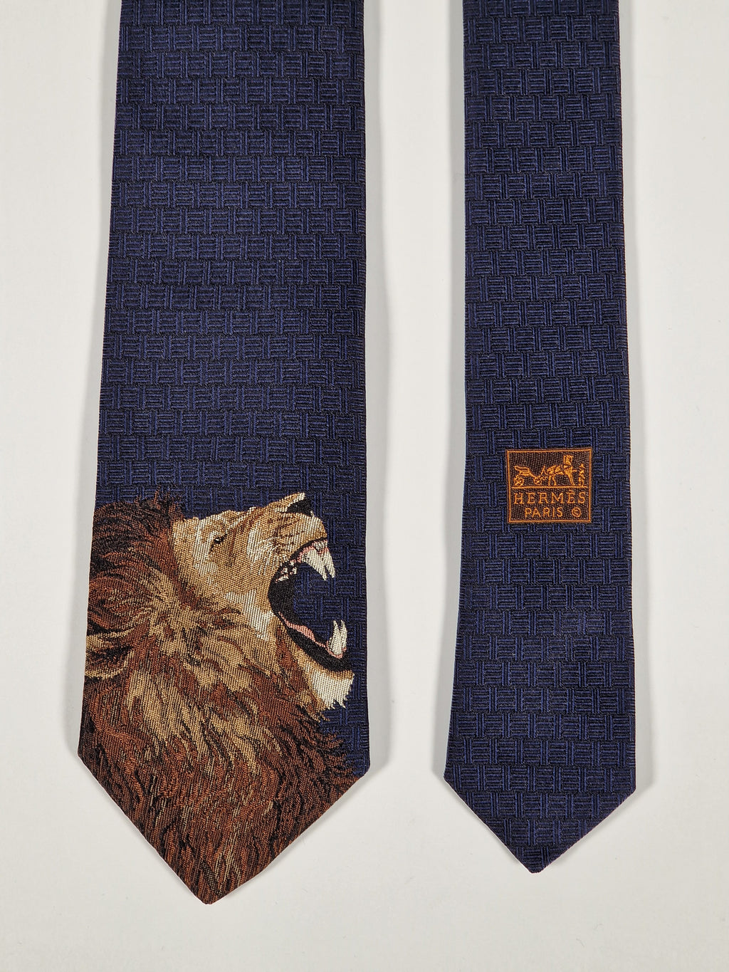 Hermès jaquard silk tie lion blue Hermès 333957 T "ROAAAAAR!"