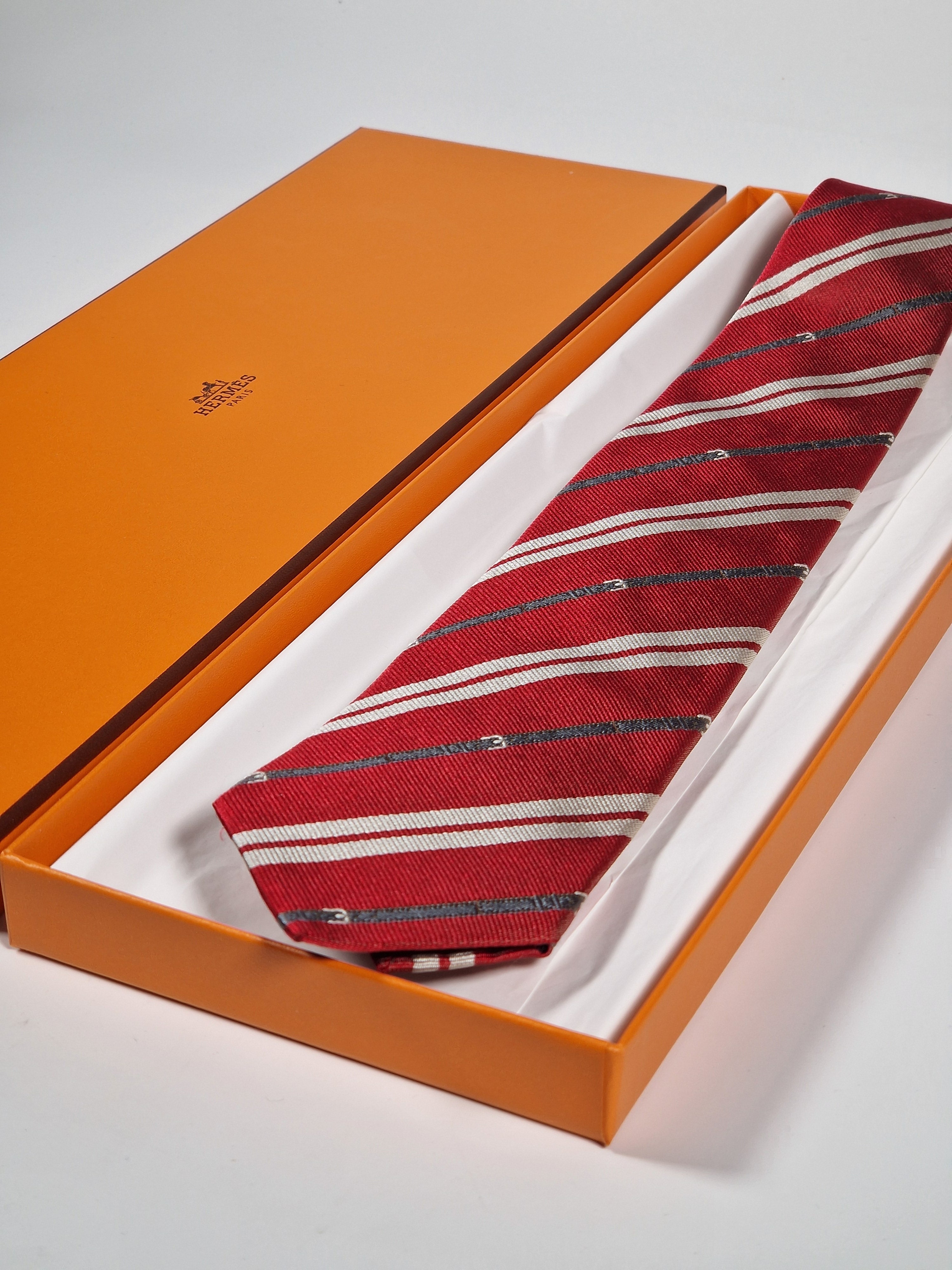 Hermés red silk tie horse 339246 T tie