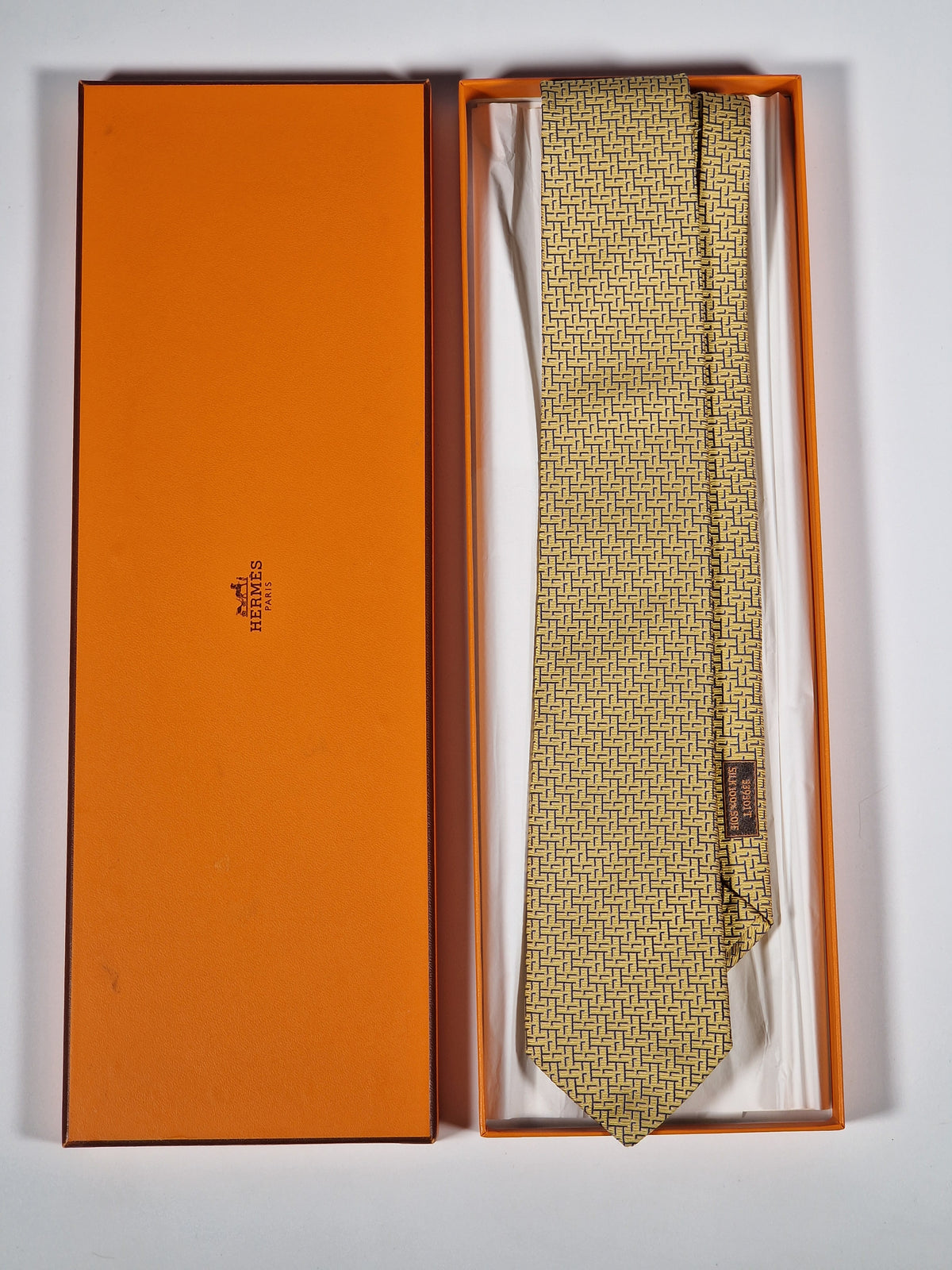 339301 Hermès tie yellow T-rex and H pattern 339301 T