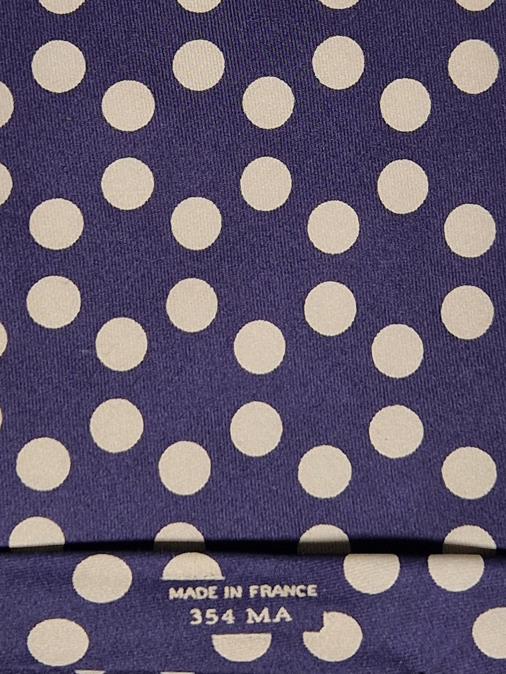 000354 Hermès tie purple spotted 354 MA