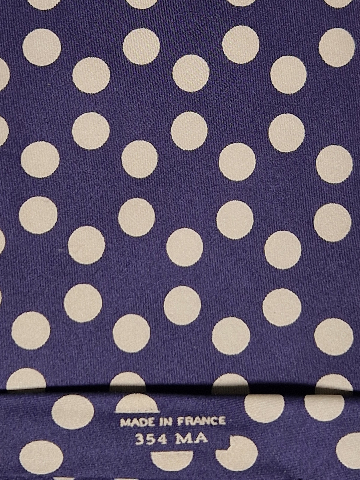 000354 Hermès tie purple spotted 354 MA