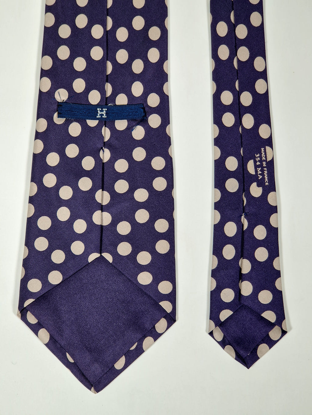 000354 Hermès tie purple spotted 354 MA