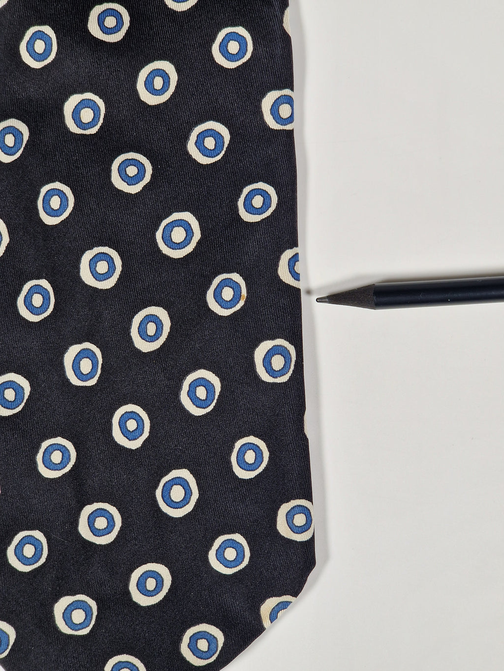 000391 Hermès tie black spotted 391 PA