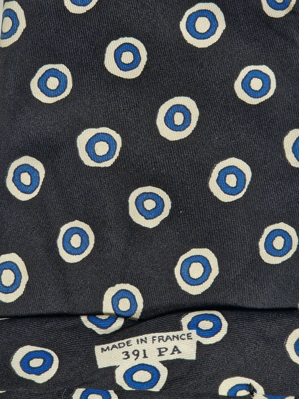 000391 Hermès tie black spotted 391 PA