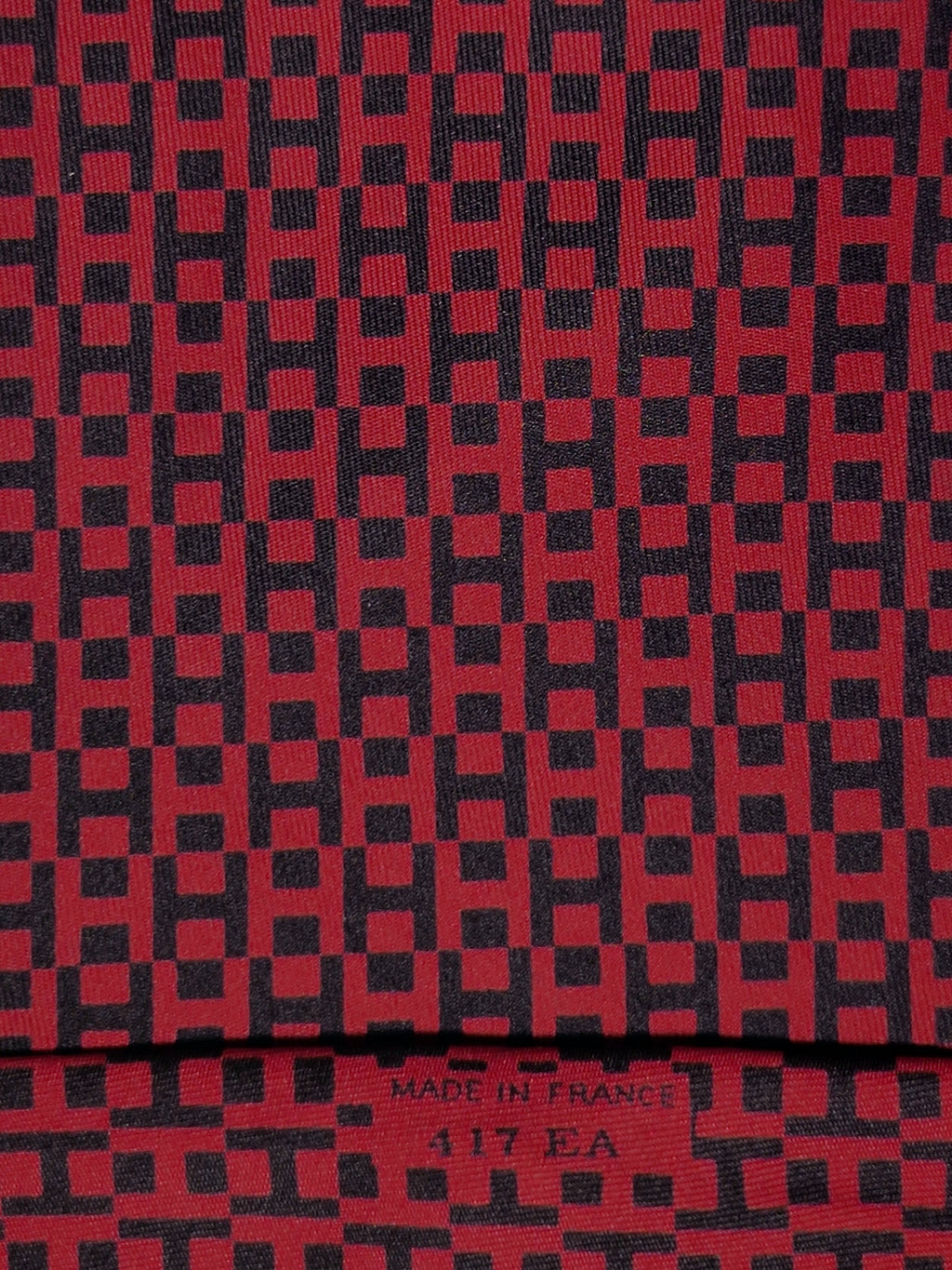 000417 Hermès silk tie red vintage H pattern 417 EA