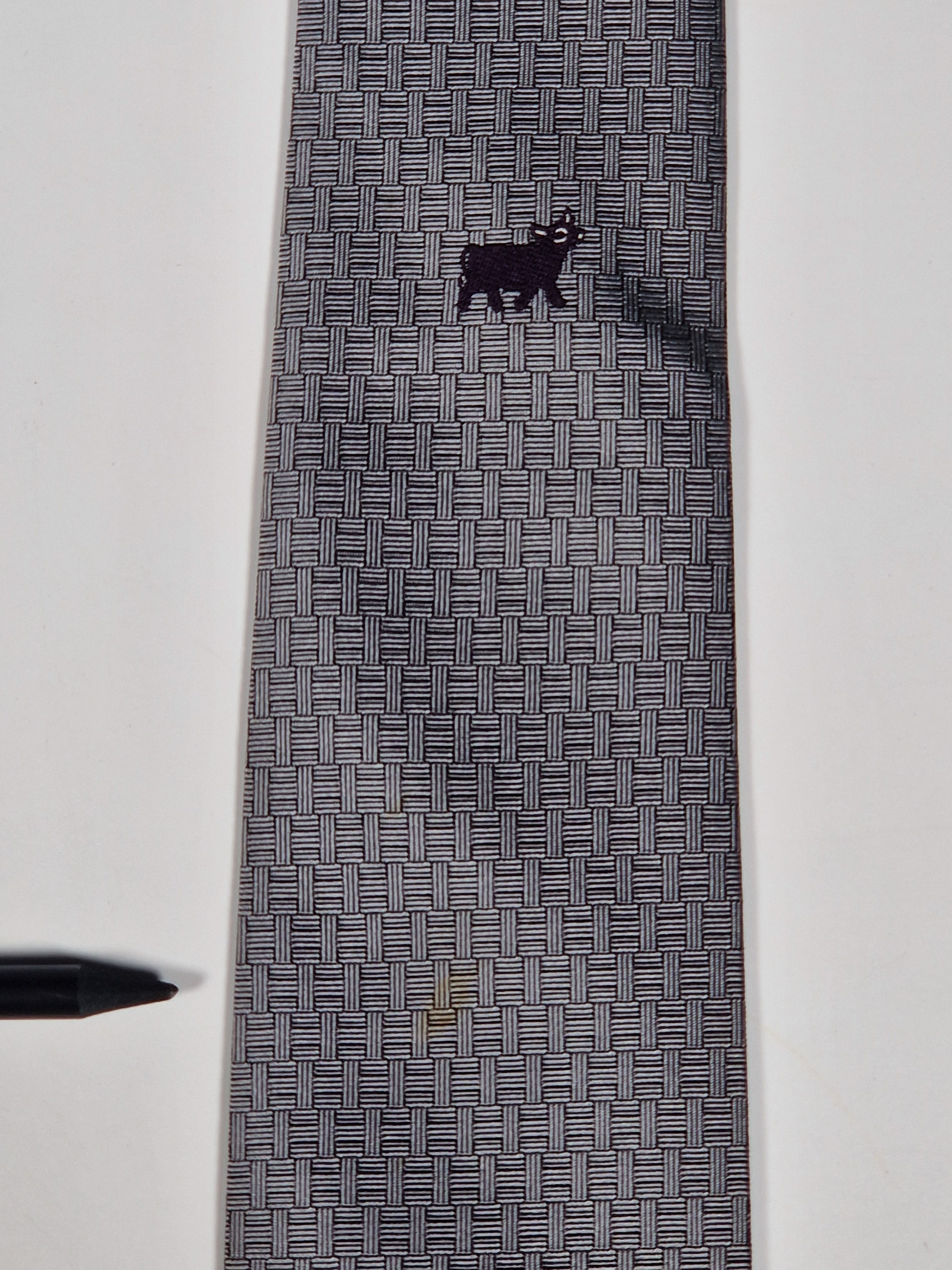 Hermès jaquard silk tie grey  H pattern and cow 428822 T
