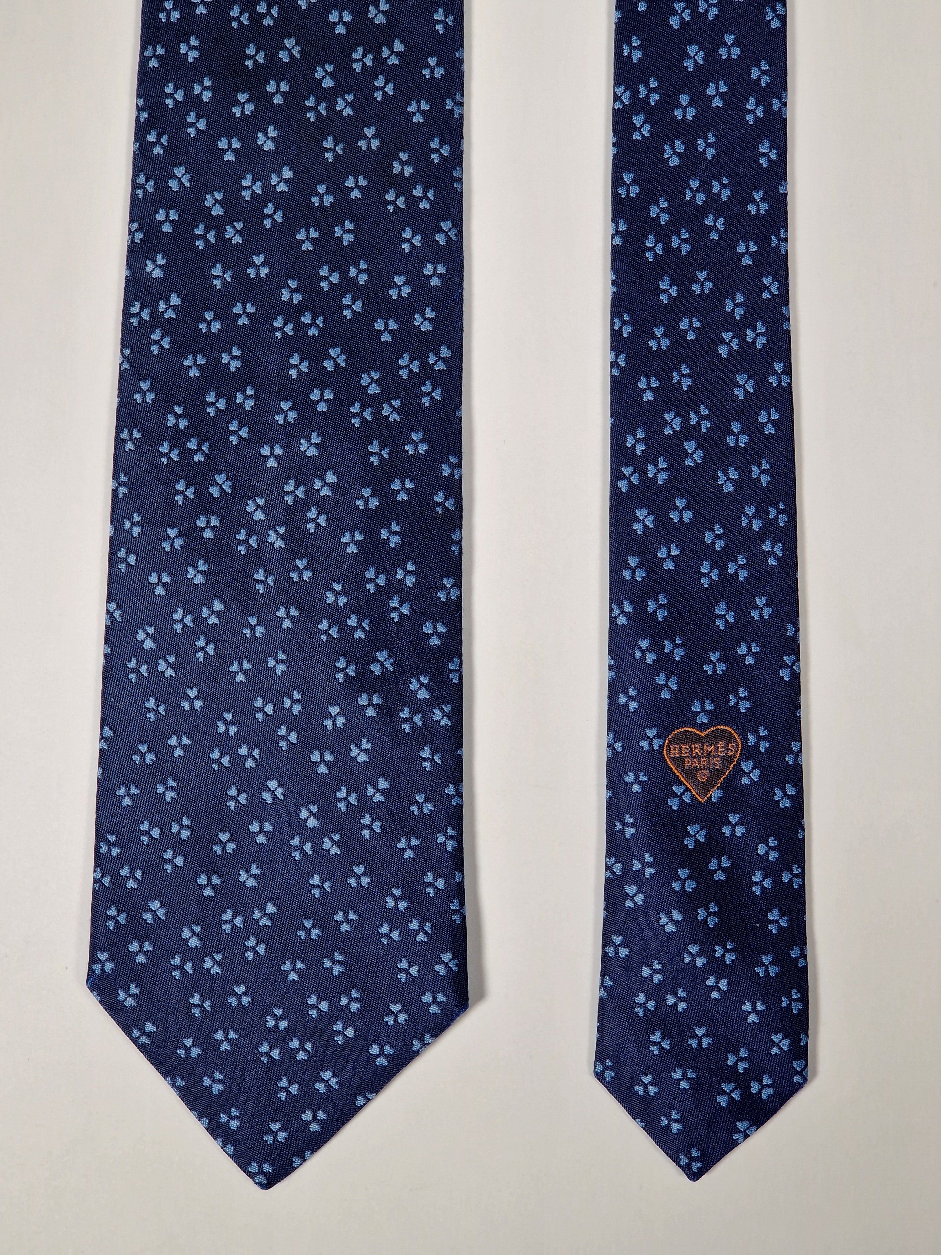 Hermès silk tie blue heart pattern 429086 T