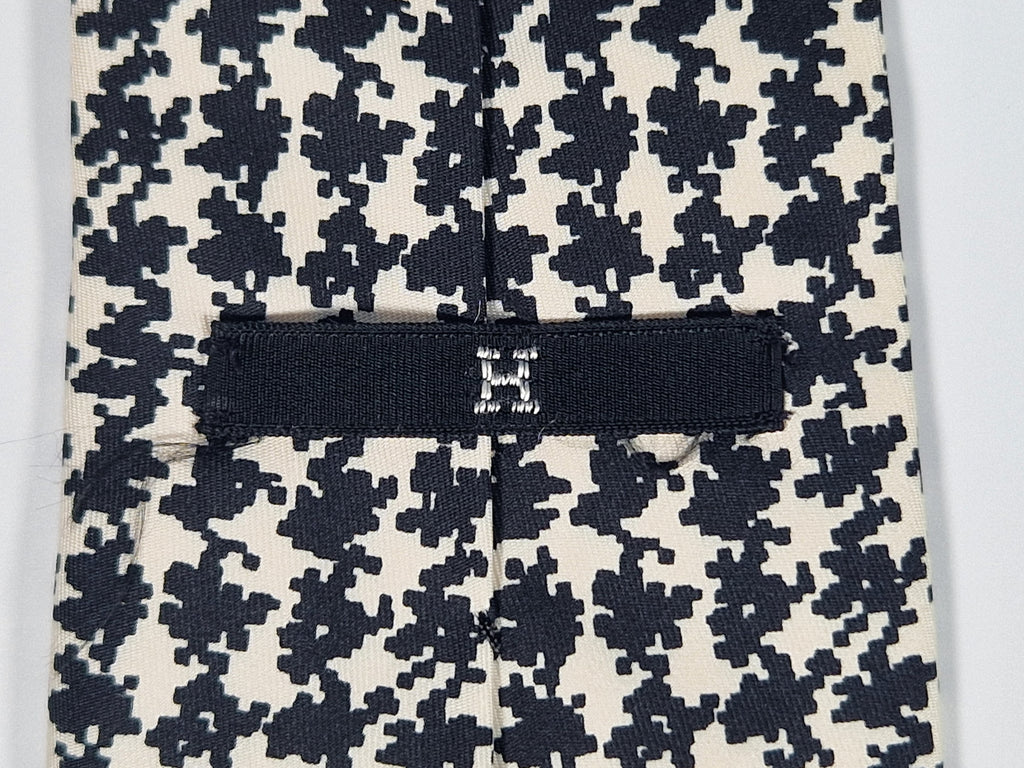 Hermés wide vintage silk tie black and white 437 PA
