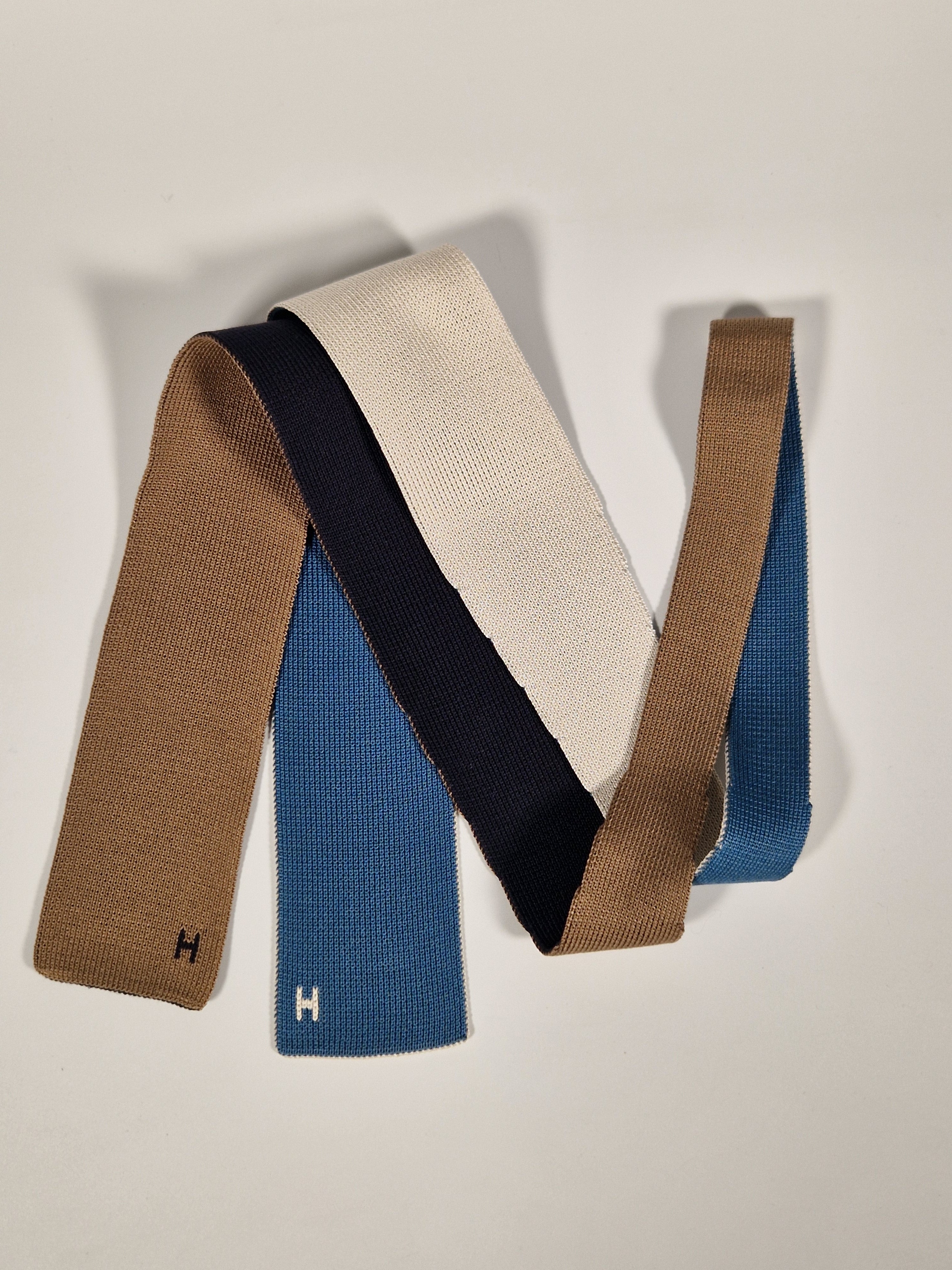 Hermés 4 way knit tie