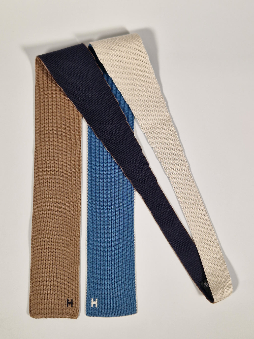 Hermés 4 way knit tie