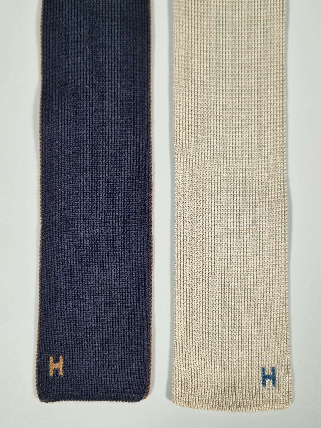 Hermés 4 way knit tie
