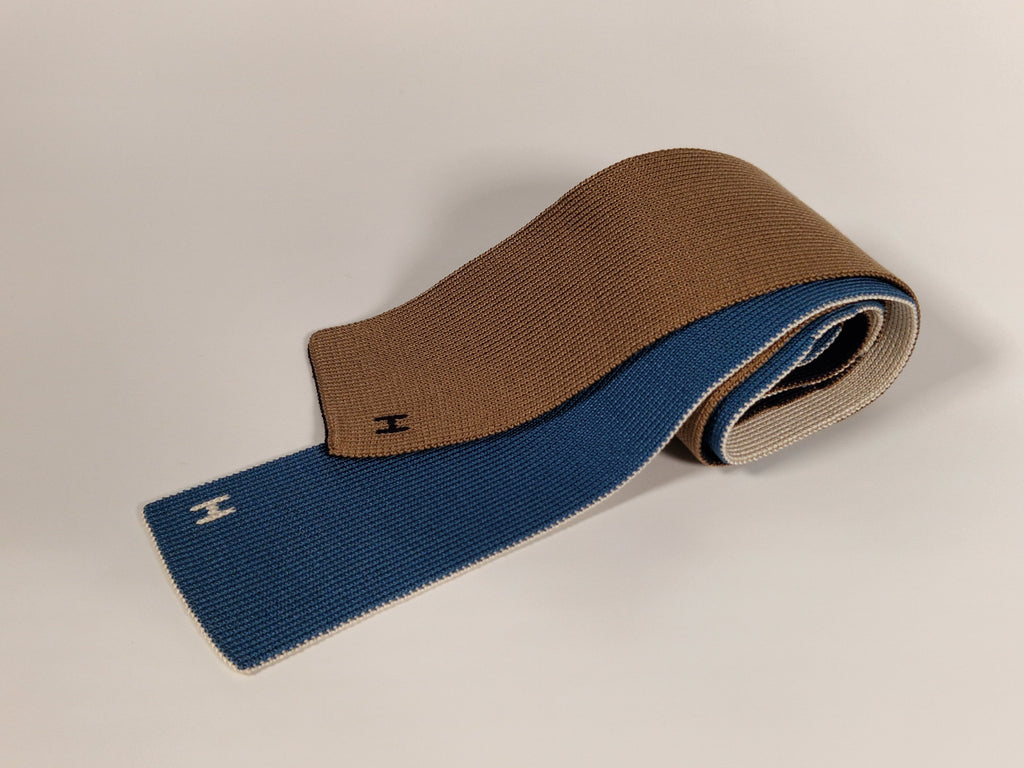 Hermés 4 way knit tie