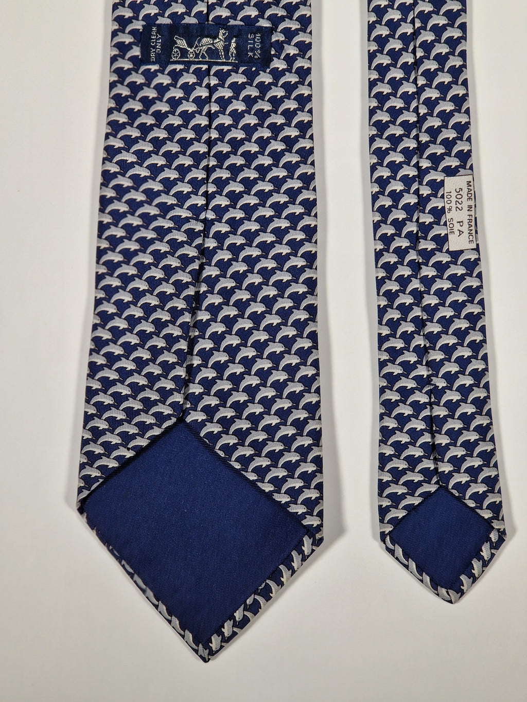 005022 Hermès tie blue dolphin pattern 5022 PA