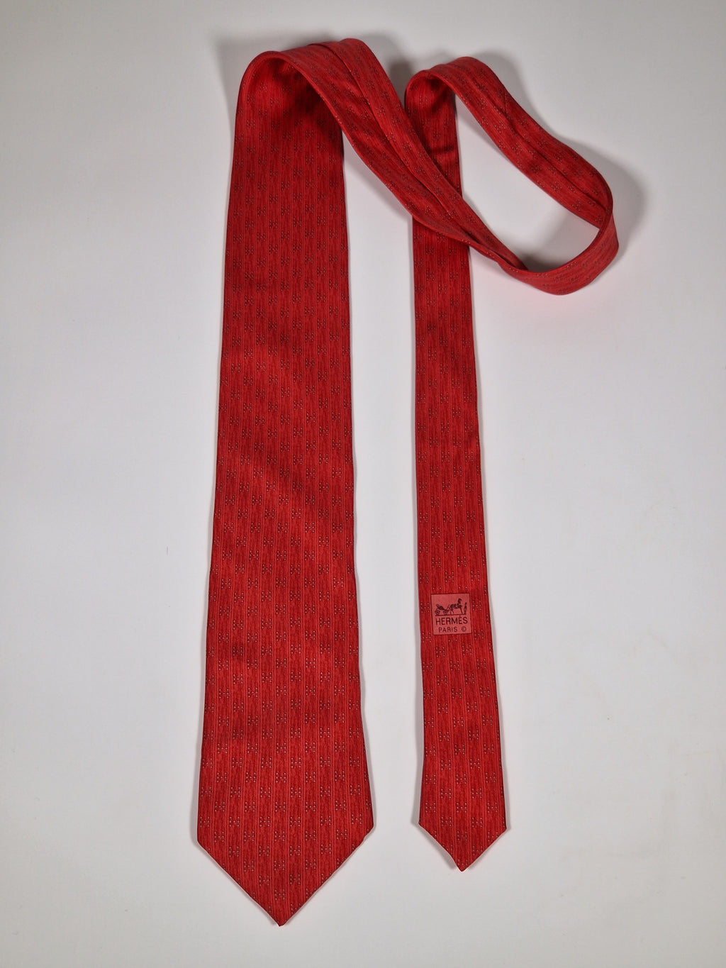 005075 Hermès tie red H pattern 5075 PA