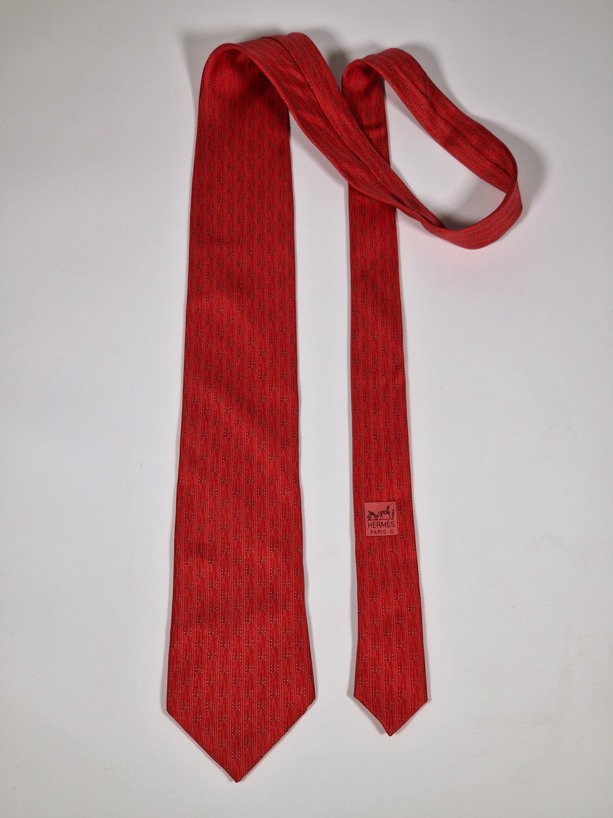 005075 Hermès tie red H pattern 5075 PA